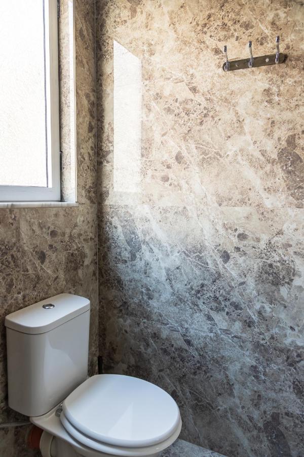 The Tropical House Tirana Apartment Ngoại thất bức ảnh