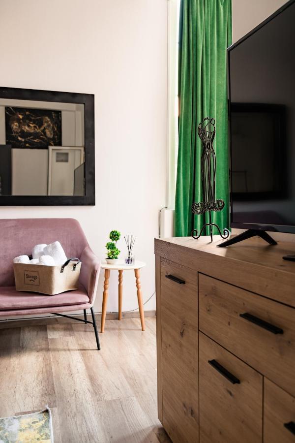 The Tropical House Tirana Apartment Ngoại thất bức ảnh